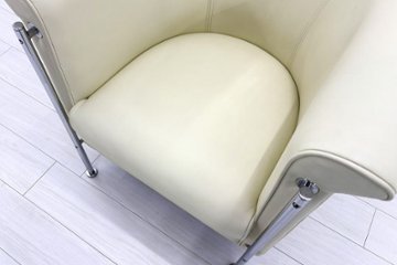 ラウンジチェア シングルソファ 1人用ソファ 中古 多目的チェア 中古オフィス家具 レザー ベージュ系色 700/700/720画像