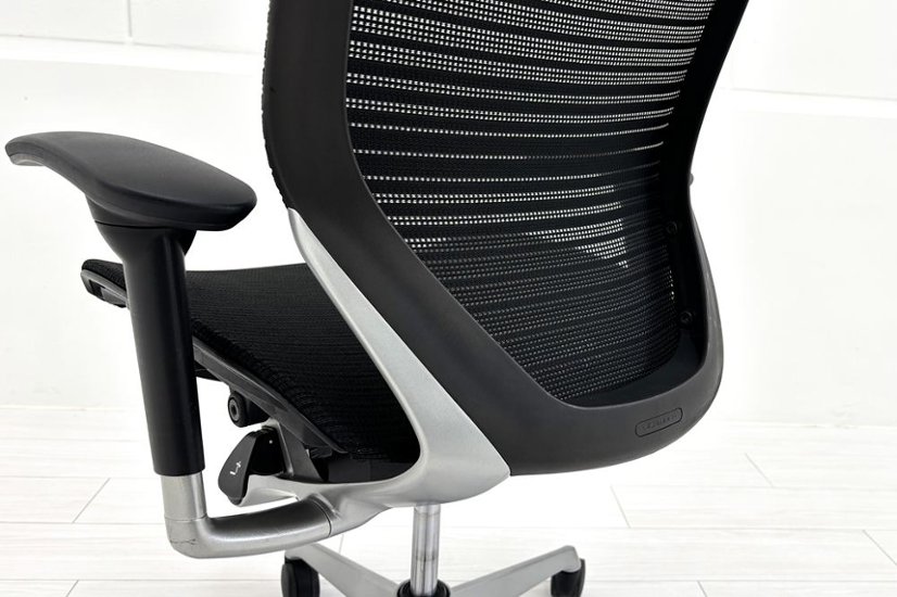 オカムラ バロンチェア 中古 OKAMURA Baron 中古オフィス家具 可動肘 ハイバック グラデーションメッシュ ブラック画像