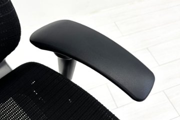 オカムラ バロンチェア 中古 OKAMURA Baron 中古オフィス家具 可動肘 ハイバック グラデーションメッシュ ブラック画像