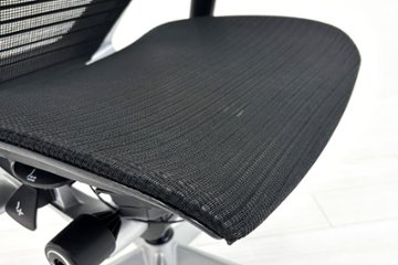 オカムラ バロンチェア 中古 OKAMURA Baron 中古オフィス家具 可動肘 ハイバック グラデーションメッシュ ブラック画像