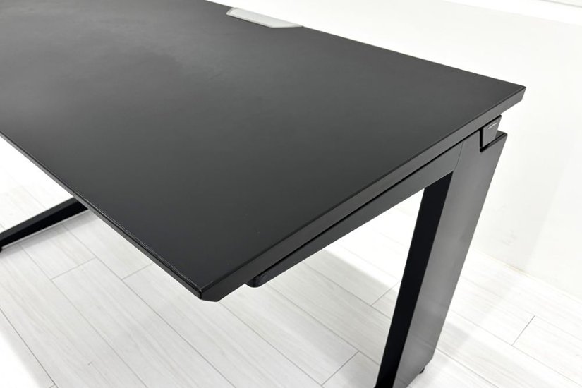オカムラ プロユニット 中古 平机 ブラック 平デスク 事務机 Pro Unit 中古オフィス家具 1200/700/720画像