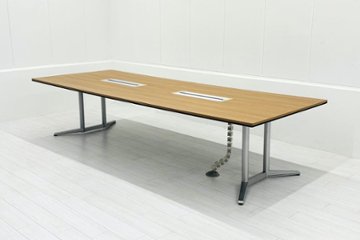 オカムラ ラティオ 中古 会議テーブル 幅3200 ミーティングテーブル 大型会議机 中古オフィス家具 ネオウッドミディアム 3200/1200/720の画像