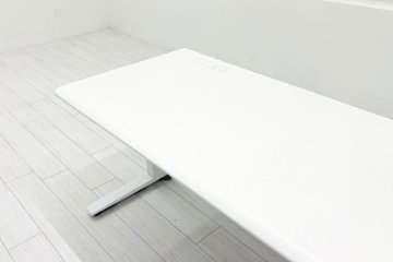 オカムラ スイフト 電動昇降デスク 中古 ホワイト 幅1550 中古オフィス家具 1550/675/650～1250画像