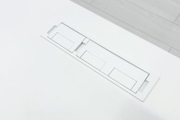 オカムラ スイフト 電動昇降デスク 中古 ホワイト 幅1550 中古オフィス家具 1550/675/650～1250画像