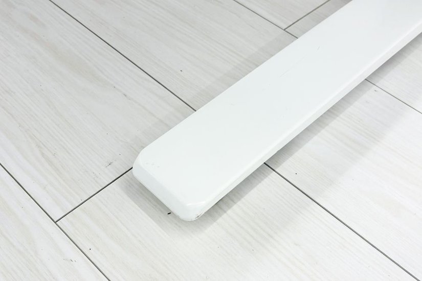 オカムラ スイフト 電動昇降デスク 中古 ホワイト 幅1550 中古オフィス家具 1550/675/650～1250画像