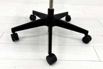 イトーキ プラオチェア 中古 2021年製 肘なし アップルグリーン 中古オフィス家具 オフィスチェア画像