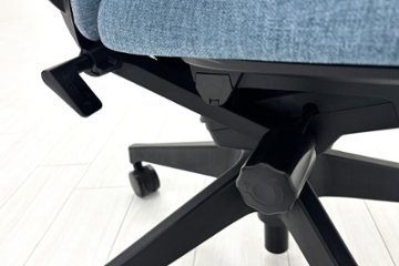 イトーキ ノートチェア 2022年製 中古 ハイバック 可動肘 アジャスタブル肘 ITOKI nort 中古オフィス家具 ダックブルー画像