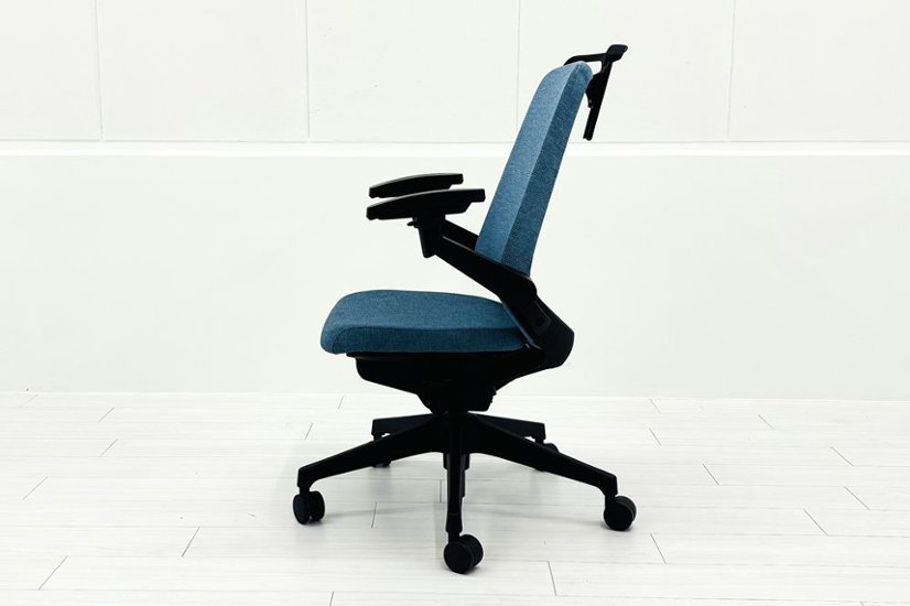イトーキ ノートチェア 2022年製 中古 ハイバック 可動肘 アジャスタブル肘 ITOKI nort 中古オフィス家具 ダックブルー画像