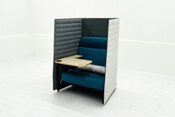 ワークブース 中古 インテント イトーキ ラウンジソファ 1人用ソファ 中古オフィス家具 電源コード付き 998/922/1300の画像