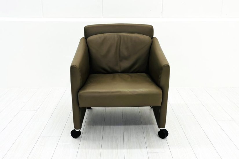 オカムラ 中古オフィス家具 NEWFORTY(ニューフォーティ)シリーズ 革張り 2019年製 中古 応接椅子 ミーティングチェア 【4脚セット】 多目的チェア ライトブラウン画像