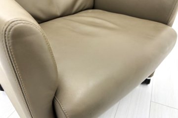 オカムラ 中古オフィス家具 NEWFORTY(ニューフォーティ)シリーズ 革張り 2019年製 中古 応接椅子 ミーティングチェア 【4脚セット】 多目的チェア ライトブラウン画像