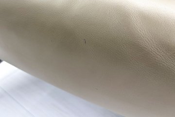 【4脚セット】 オカムラ 中古オフィス家具 NEWFORTY(ニューフォーティ)シリーズ 革張り 2019年製 中古 応接椅子 ミーティングチェア 多目的チェア ライトブラウン画像