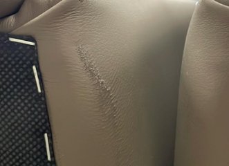 【4脚セット】 オカムラ 中古オフィス家具 NEWFORTY(ニューフォーティ)シリーズ 革張り 2019年製 中古 応接椅子 ミーティングチェア 多目的チェア ライトブラウン画像