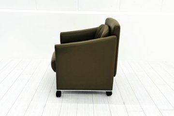 【4脚セット】 オカムラ 中古オフィス家具 NEWFORTY(ニューフォーティ)シリーズ 革張り 2019年製 中古 応接椅子 ミーティングチェア 多目的チェア ライトブラウン画像