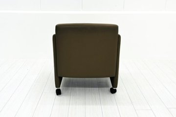 【4脚セット】 オカムラ 中古オフィス家具 NEWFORTY(ニューフォーティ)シリーズ 革張り 2019年製 中古 応接椅子 ミーティングチェア 多目的チェア ライトブラウン画像