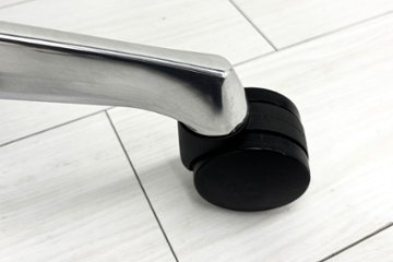 2024年製 オカムラ 中古チェア 【ポリッシュ脚ピカピカ磨き有！】シルフィーチェア ハイバックメッシュ 可動肘  Sylphy 中古オフィス家具 ブラック画像