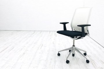 メダチェア 中古 ヴィトラ Vitra メダ MEDA  肘付 中古オフィス家具 座ブラック 背ホワイトの画像