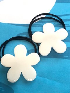 コズミックヘンプのお花＊ヘアゴム２個セットの画像