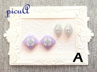 小さなきらめきのレジン製ピアス（イヤリング）＊15展開＊の画像