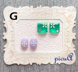 小さなきらめきのレジン製ピアス（イヤリング）＊15展開＊画像