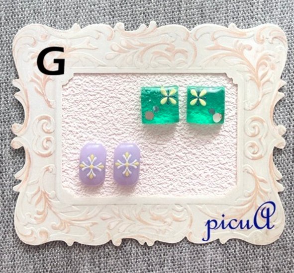 小さなきらめきのレジン製ピアス（イヤリング）＊15展開＊画像