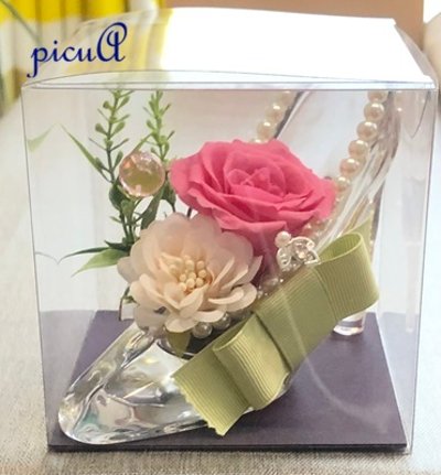 想いをのせて＊～小さなガラスの靴のアレンジメントの画像