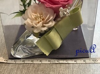 想いをのせて＊～小さなガラスの靴のアレンジメント画像