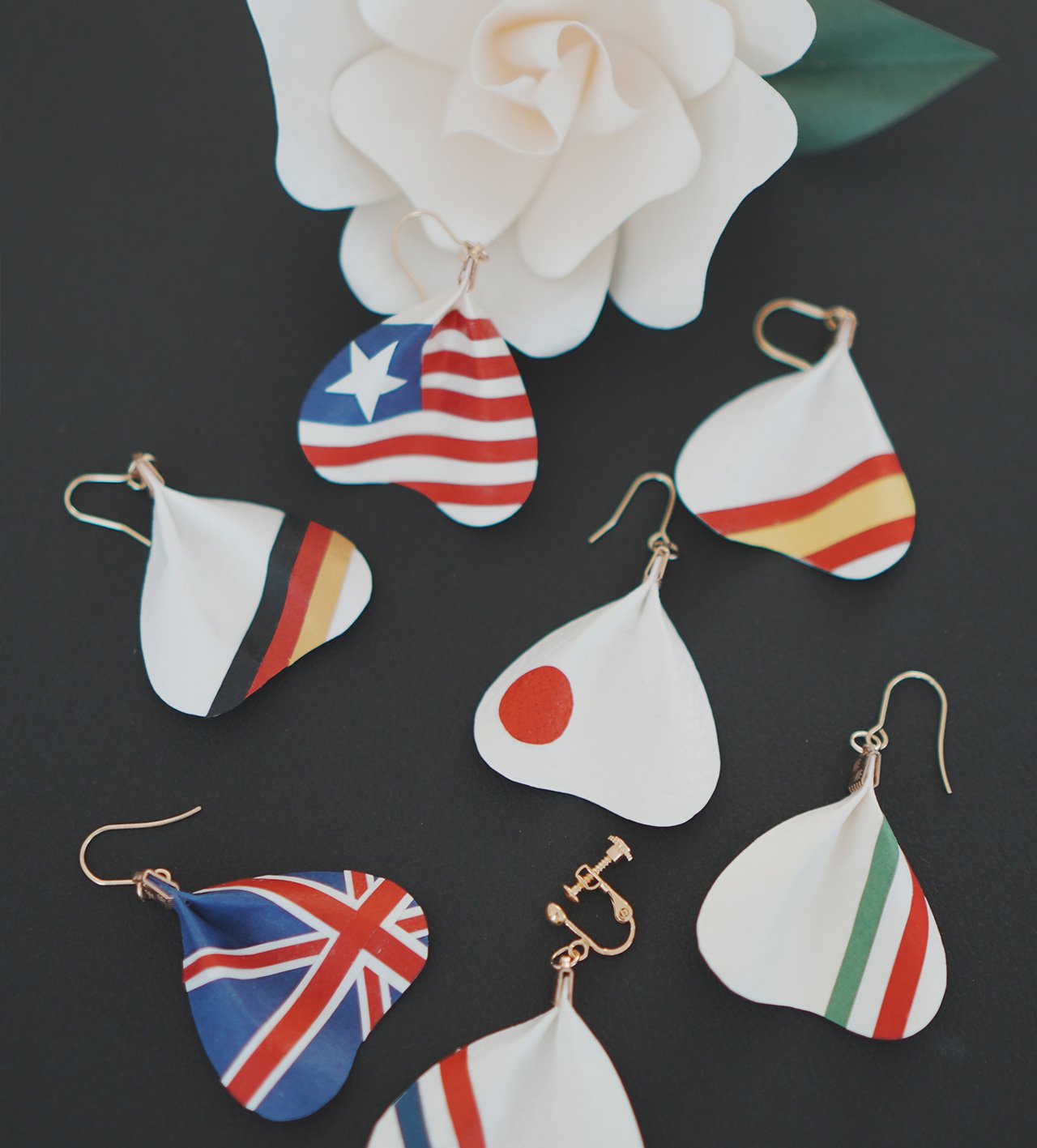 hanairoaiki 片耳ピアス 国旗シリーズ花びらピアス＆イヤリング（片耳）｜MICOHANA by