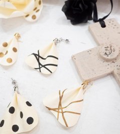 花びらピアス＆イヤリング（片耳）の画像